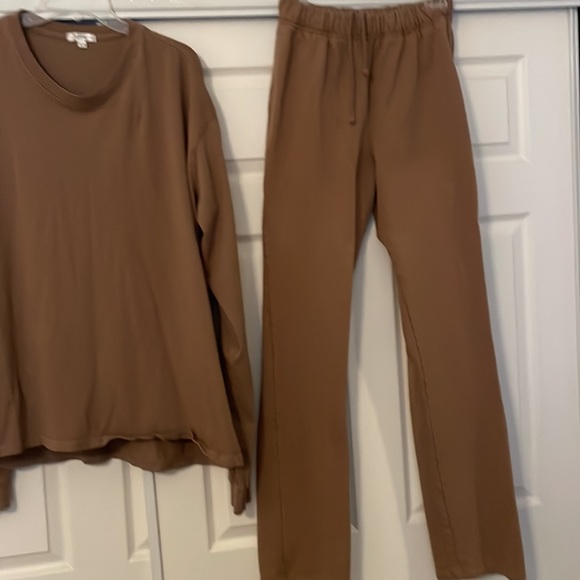 Good American lounge set - Picture 3 of 3